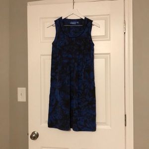 Women’s size 4 Simply Vera Wang shift dress